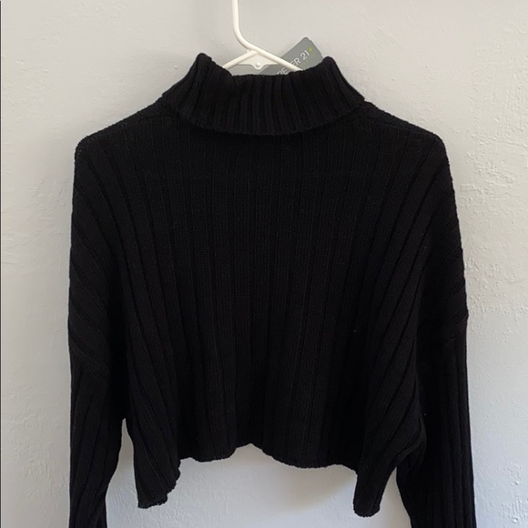 cropped turtle neck - Picture 2 of 2